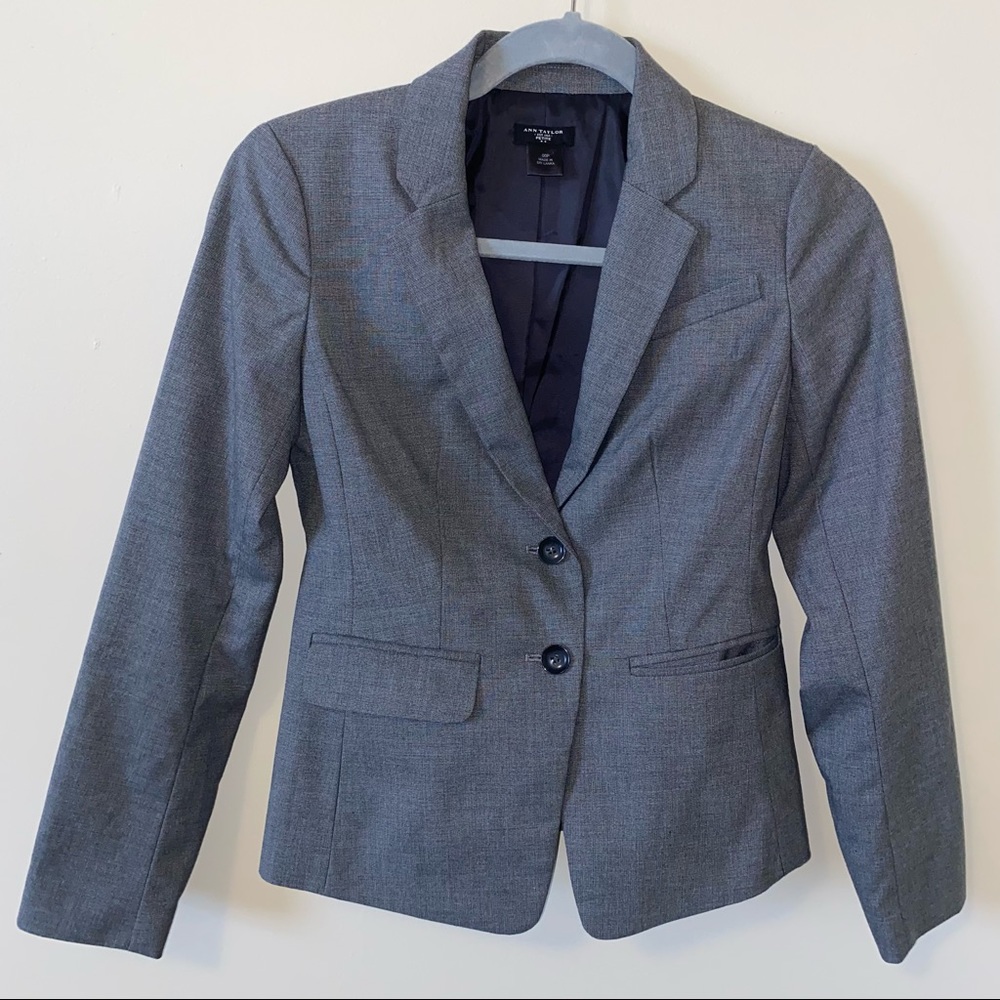 Ann Taylor Petite Asymmetrical Gray Blazer size Petite 00